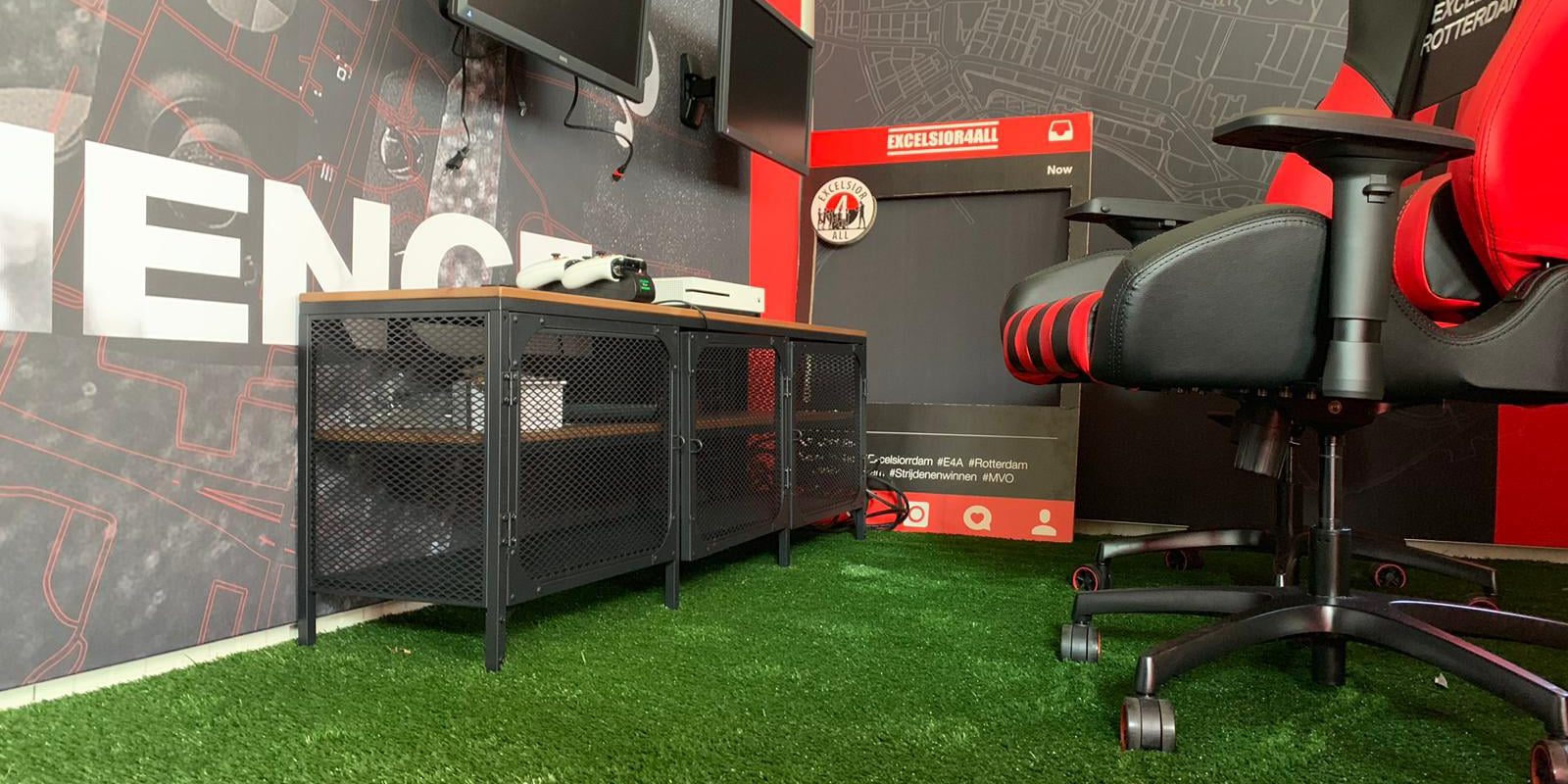 NonFill kunstgrasveld in E-sportscontainer Excelsior-1